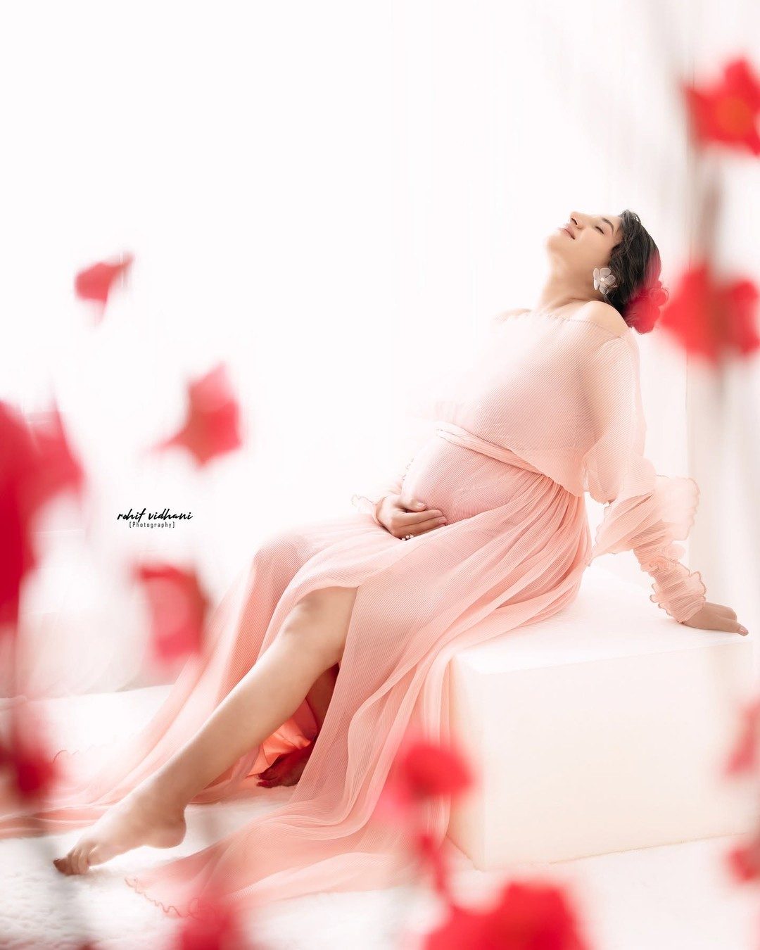 Maternity solo portrait, blush pink gown